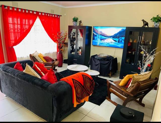 2 BEDROOM TOWNHOUSE FOR SALE IN ASHLEY